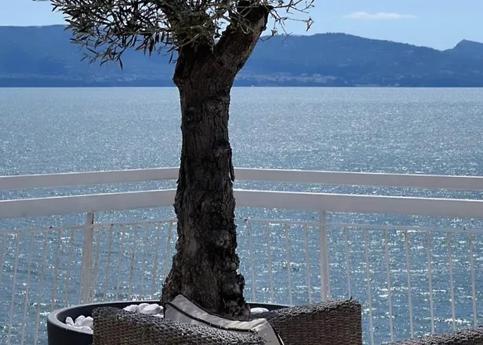 Daire Thomas Sea View